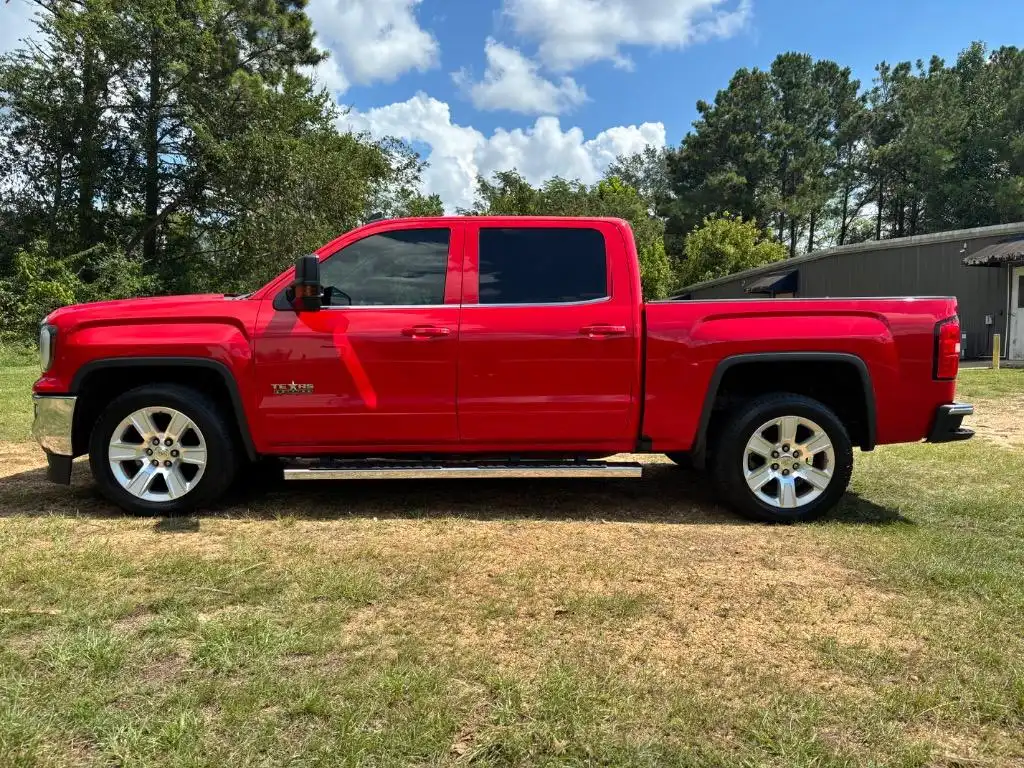 2017 GMC Sierra SLE 2WD Crew Cab Short Box's photo