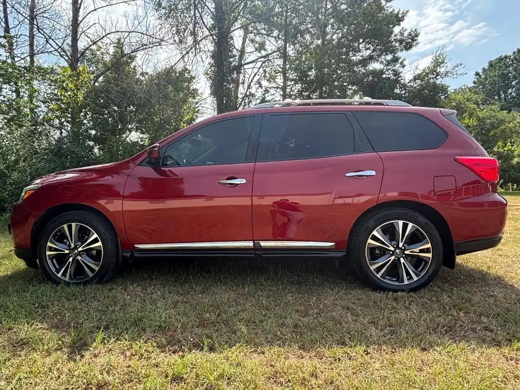 2018 Nissan Pathfinder Platinum 2WD's photo