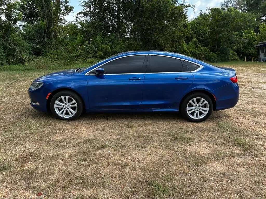 2015 Chrysler 200 Limited's photo