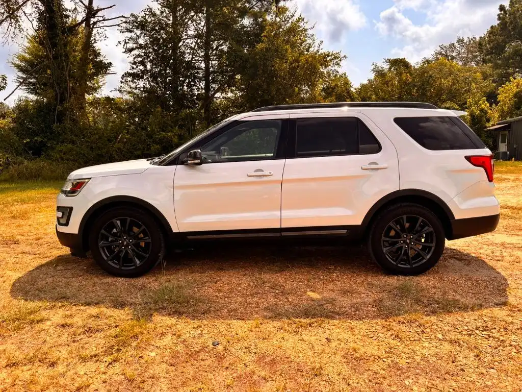 2017 Ford Explorer XLT FWD's photo