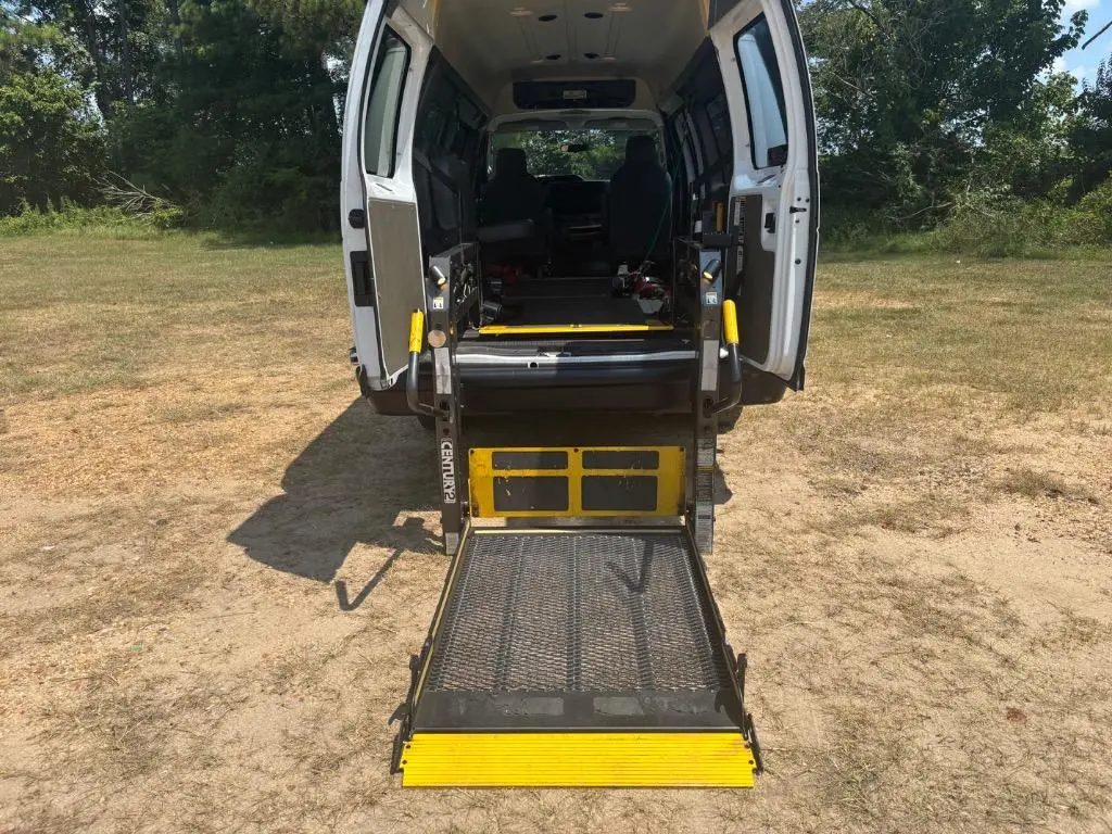 2012 Ford E-Series E-250 Extended photo 5