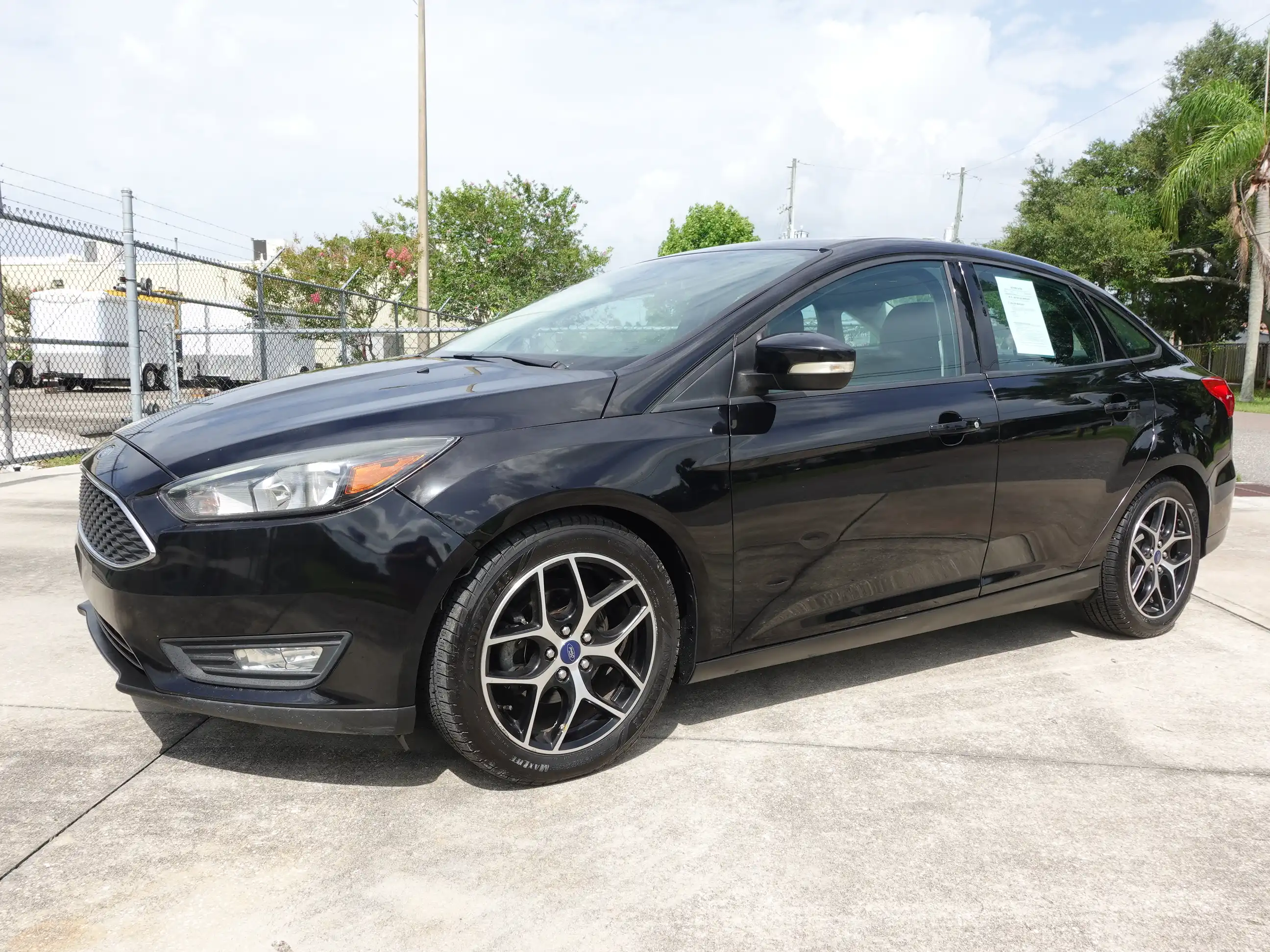 2018 Ford Focus Sedan SEL's photo