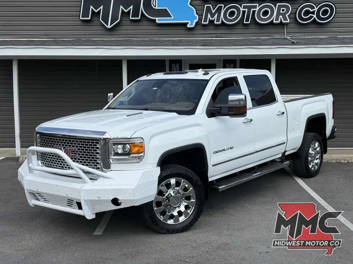 2016 GMC Sierra 4WD Crew Cab Standard Box Denali's photo