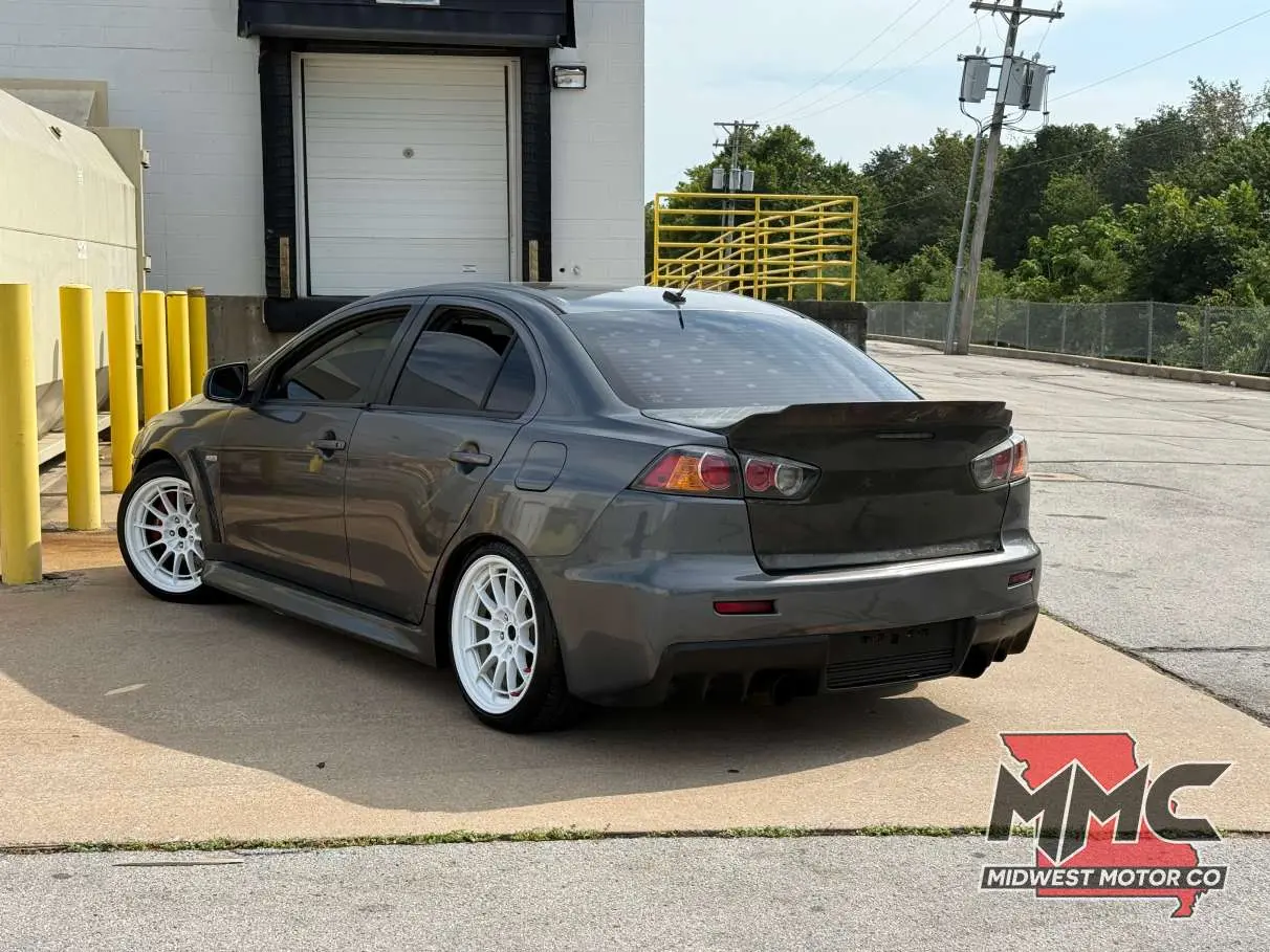 2010 Mitsubishi Lancer Evolution MR photo 3