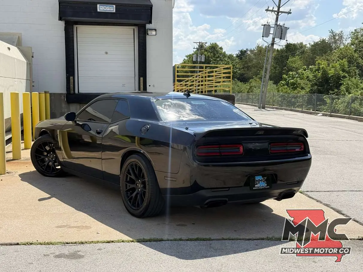 2016 Dodge Challenger SRT Hellcat photo 3