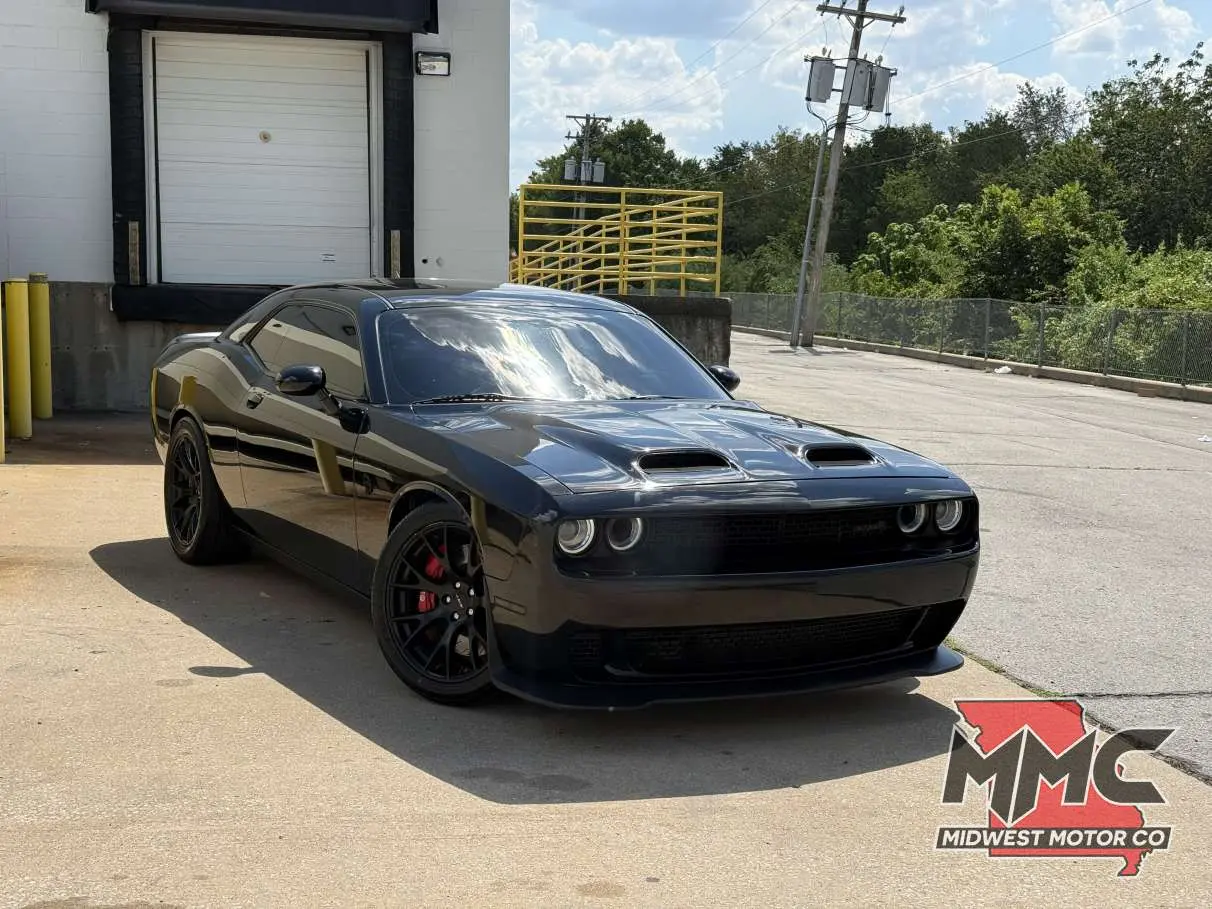 2016 Dodge Challenger SRT Hellcat photo 4