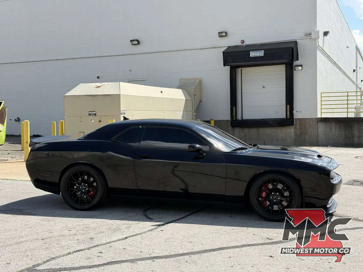 2016 Dodge Challenger SRT Hellcat photo 5