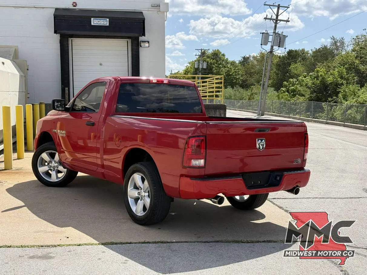 2013 RAM 1500 Express Regular Cab SWB photo 3