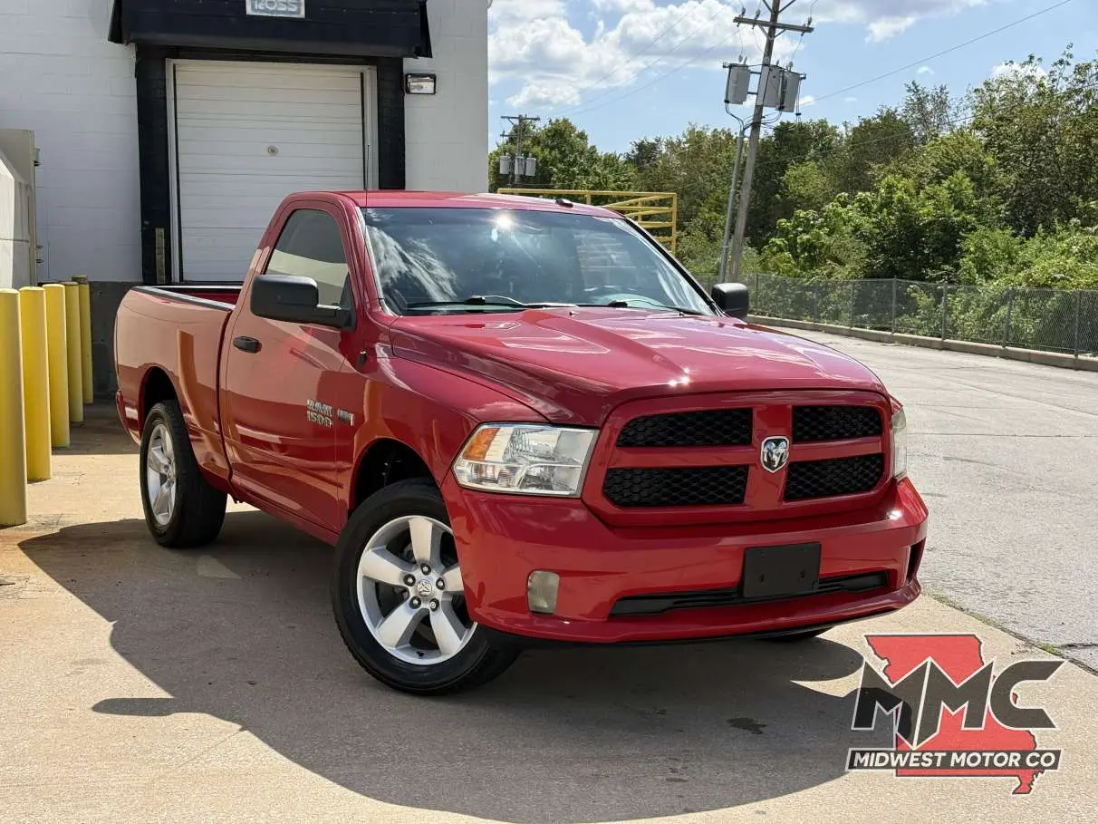 2013 RAM 1500 Express Regular Cab SWB photo 4