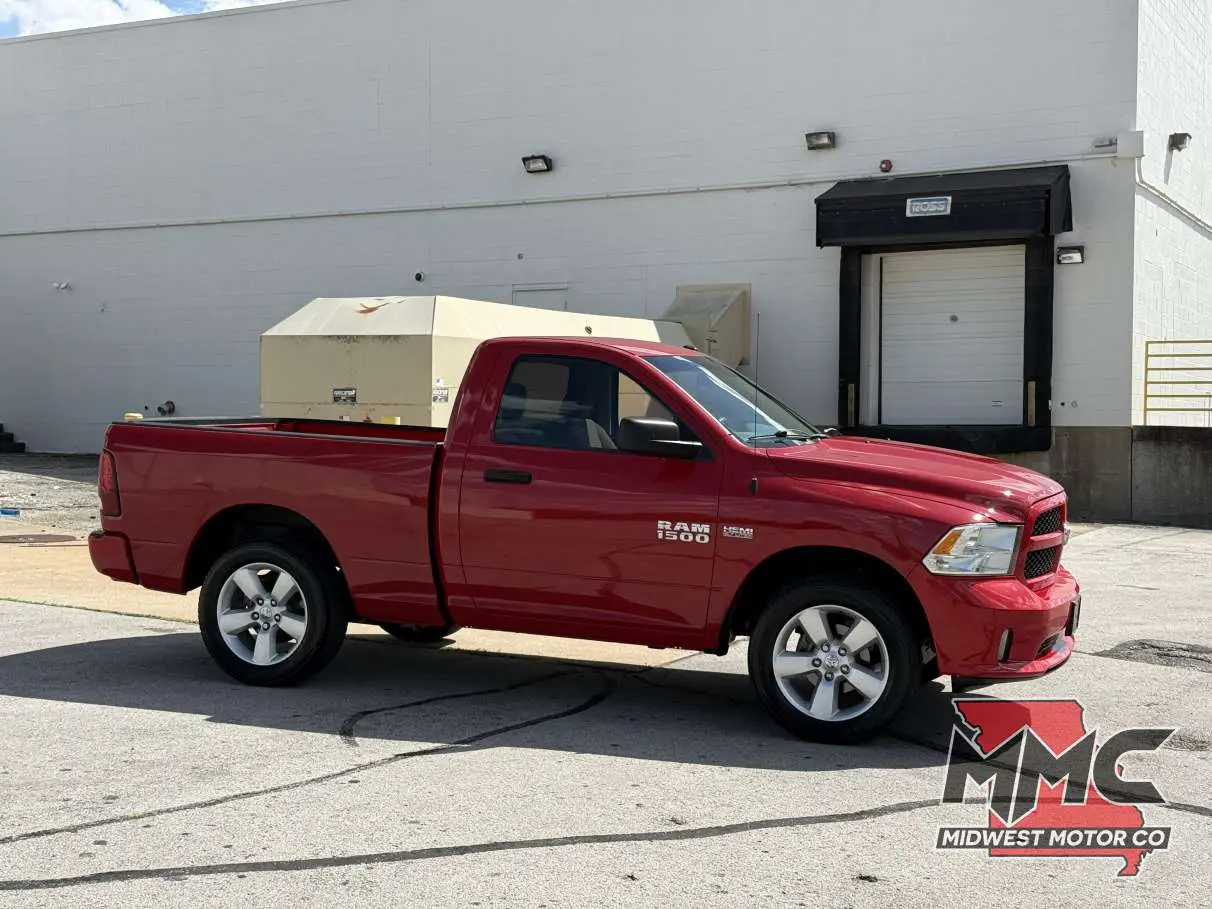 2013 RAM 1500 Express Regular Cab SWB photo 5