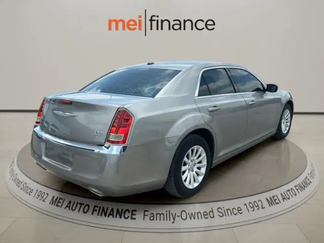 2014 Chrysler 300 Base photo 5
