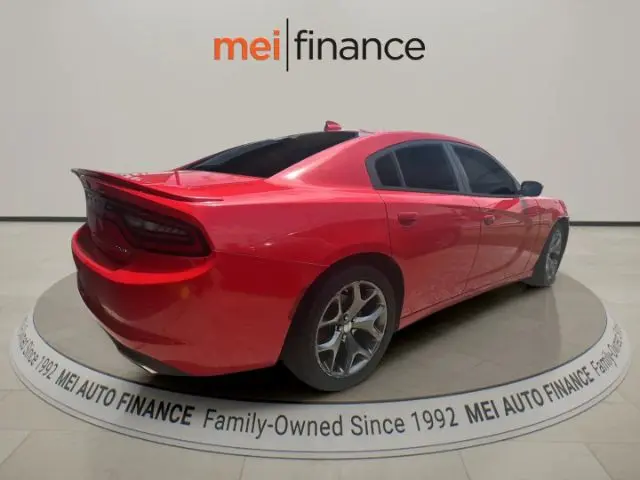 2015 Dodge Charger SXT photo 5