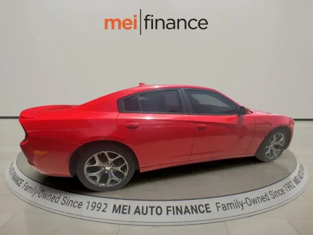 2015 Dodge Charger SXT photo 4