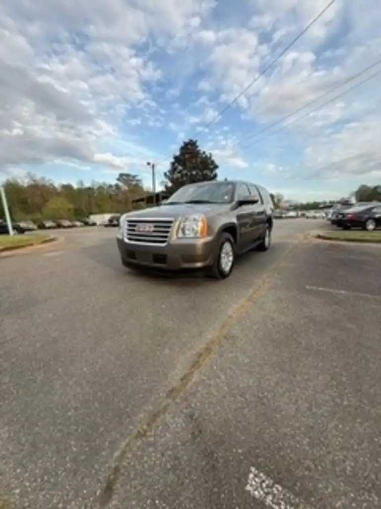 2012 GMC Yukon 4WD Hybrid's photo