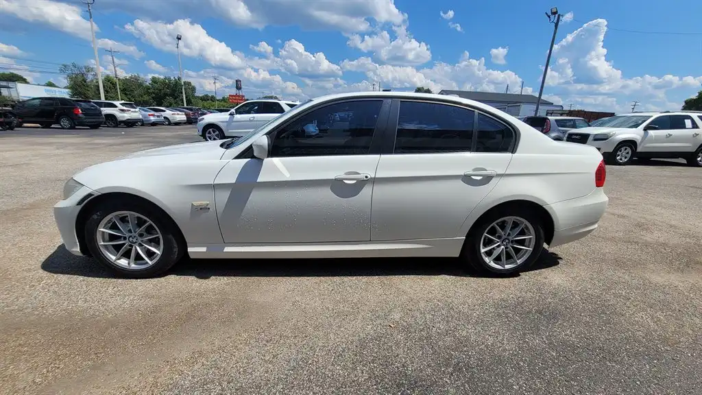 2010 BMW 3 Series 328i xDrive Sedan SULEV's photo