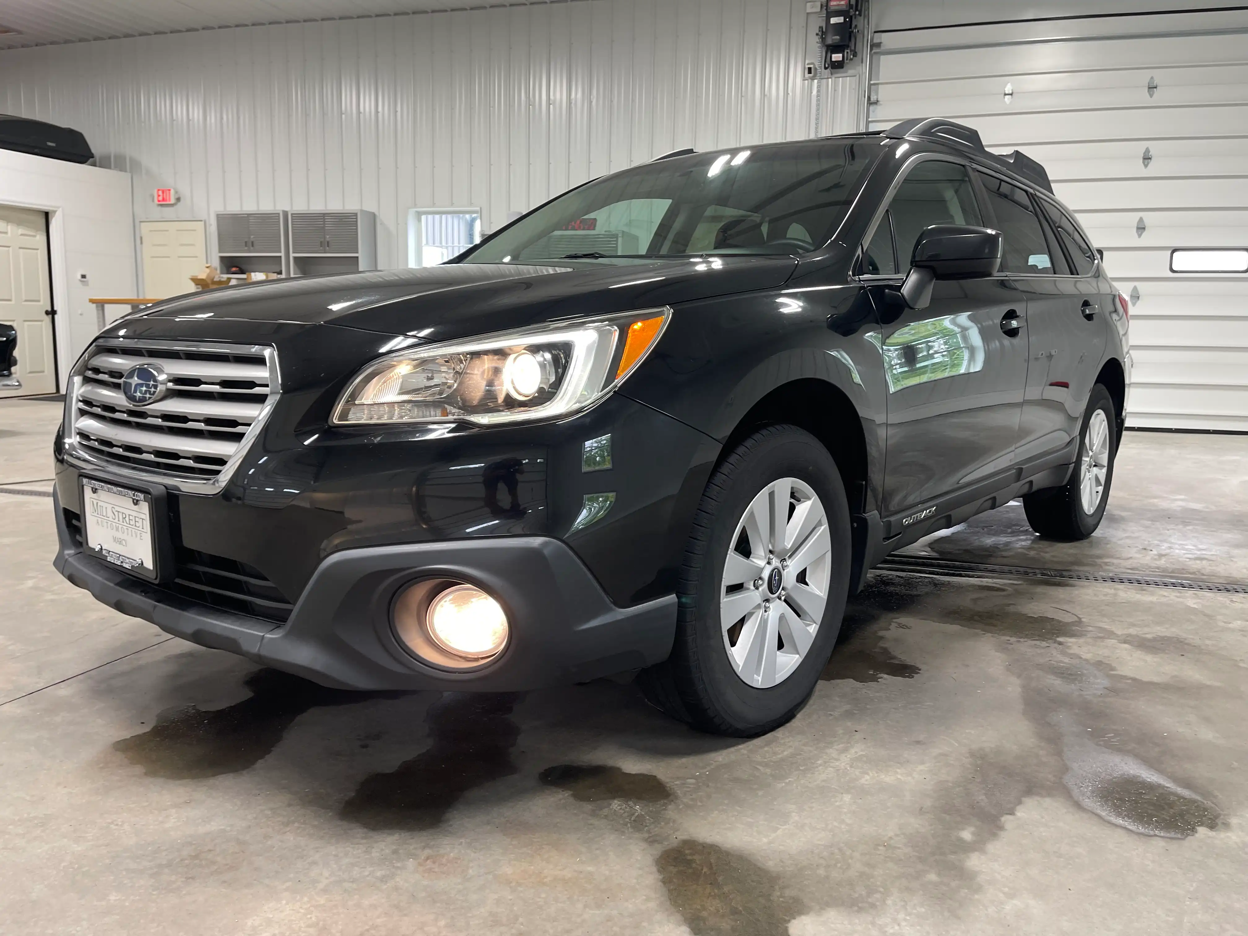 2017 Subaru Outback 2.5i Premium's photo