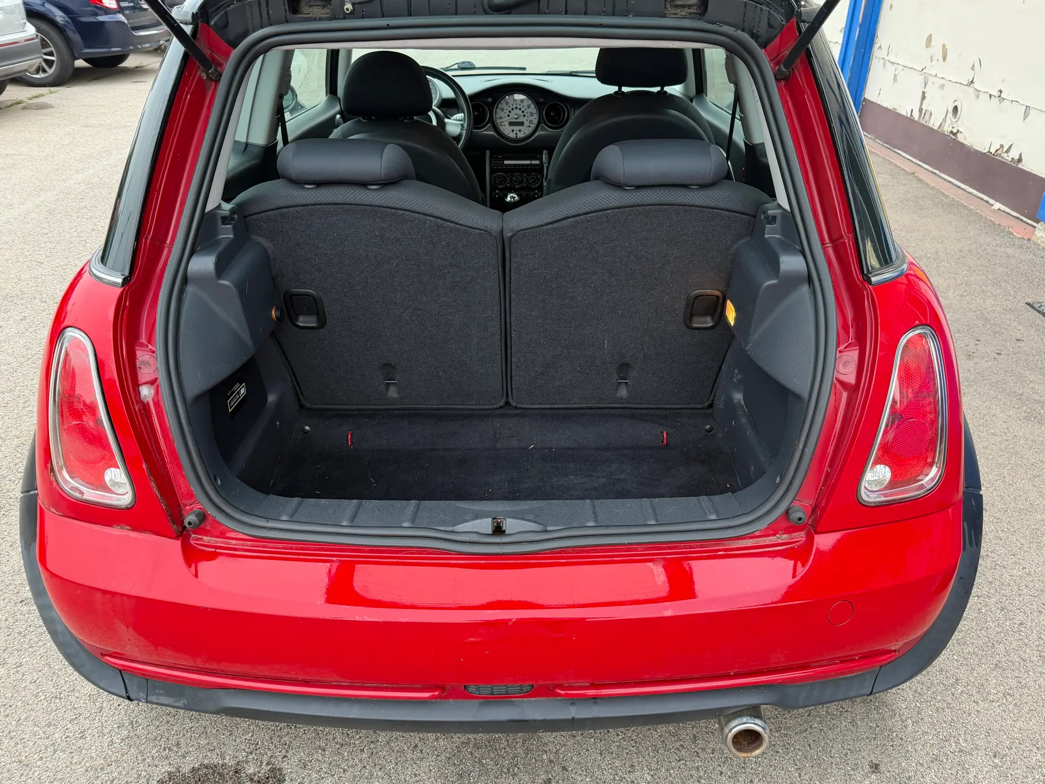 2005 MINI Cooper Base photo 5