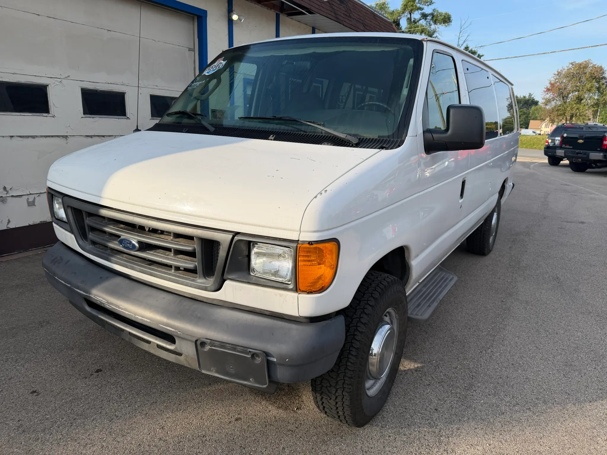 2006 Ford E-Series XL E-350 Super Duty Extended photo 5