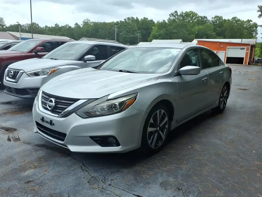 2017 Nissan Altima 2.5 SR's photo