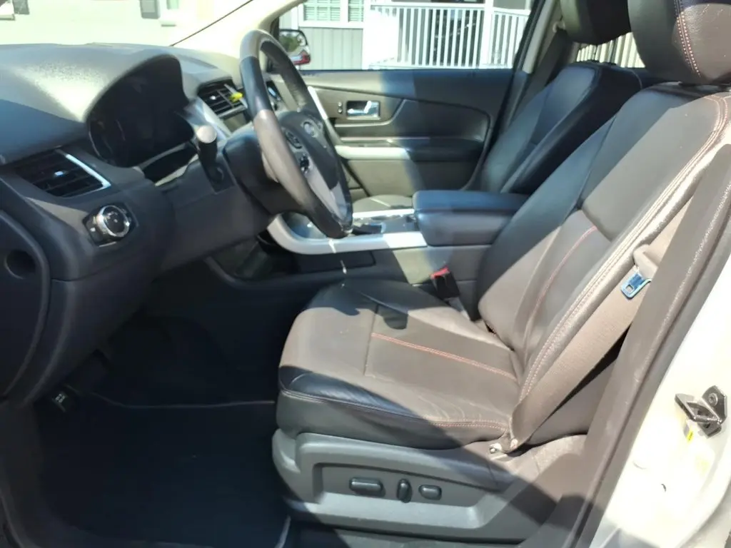 2012 Ford Edge SEL photo 5