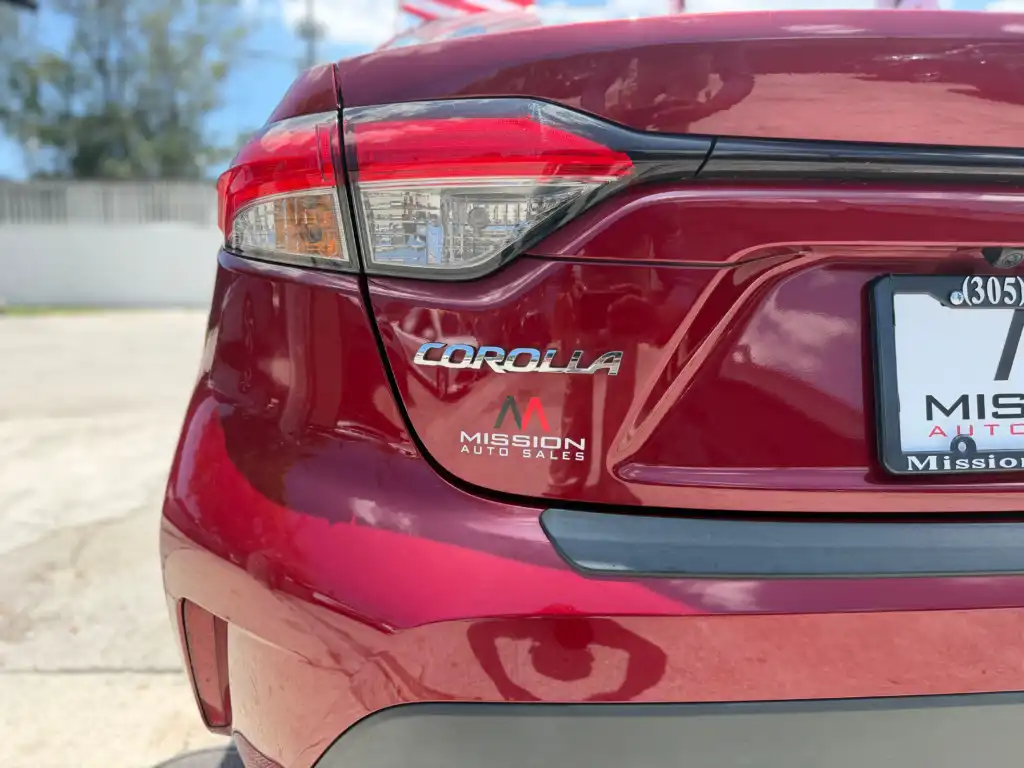 2022 Toyota Corolla XLE CVT's photo