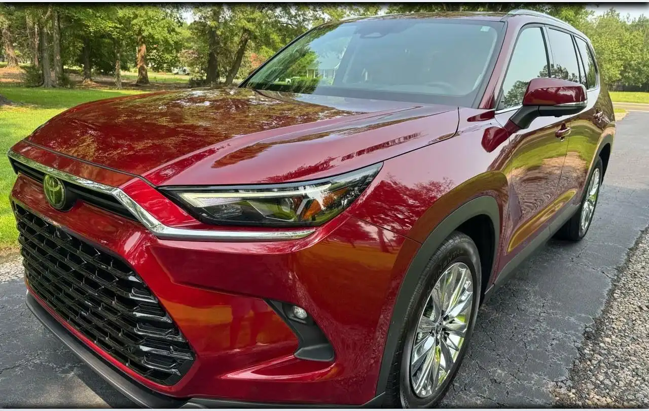 2024 Toyota Grand Highlander Platinum AWD's photo