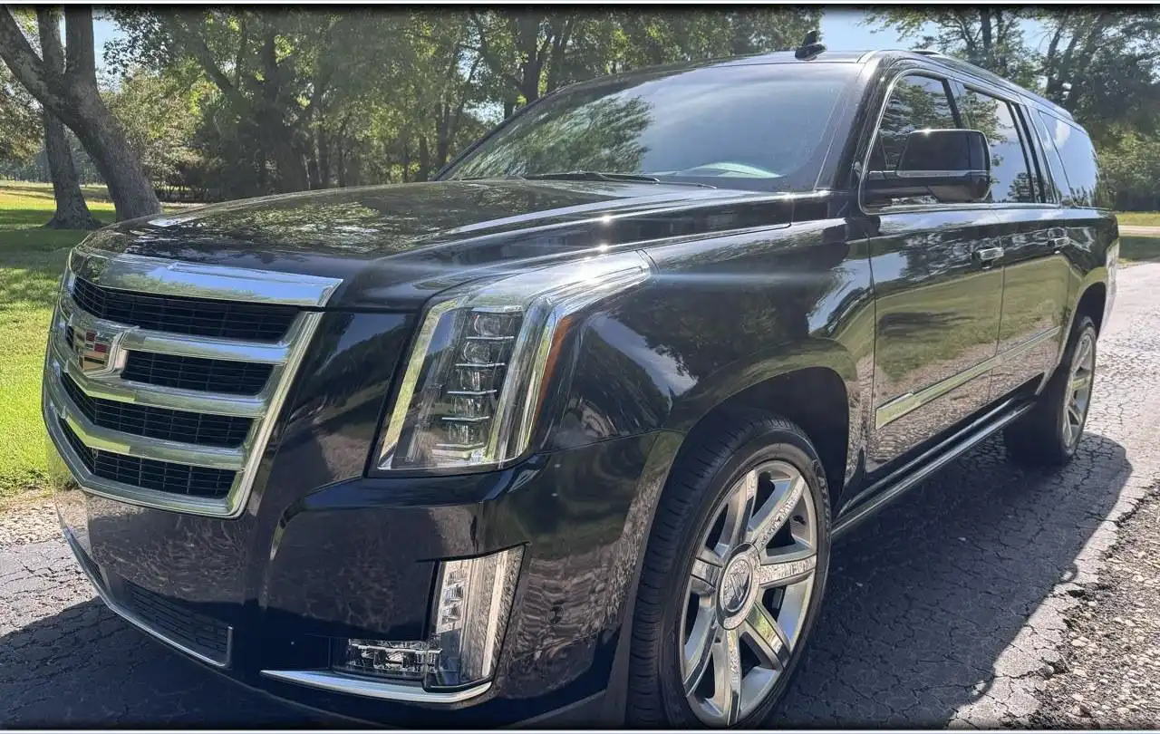 2019 Cadillac Escalade ESV AWD Premium Luxury's photo