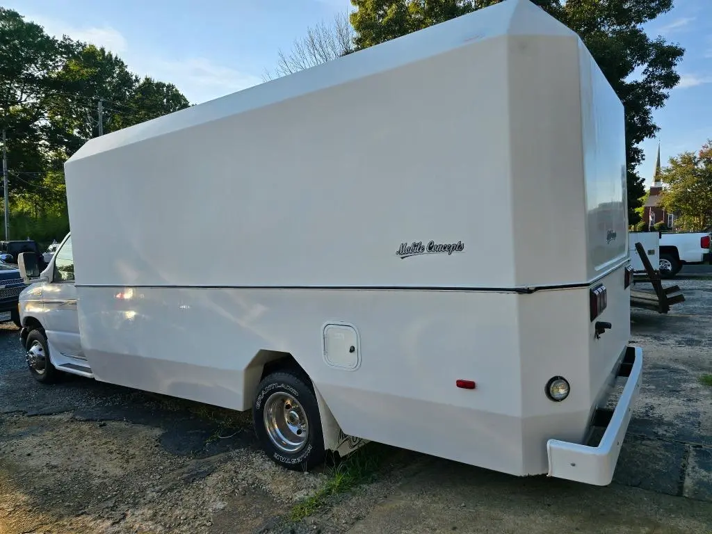 2001 Ford E-Series undefined photo 4