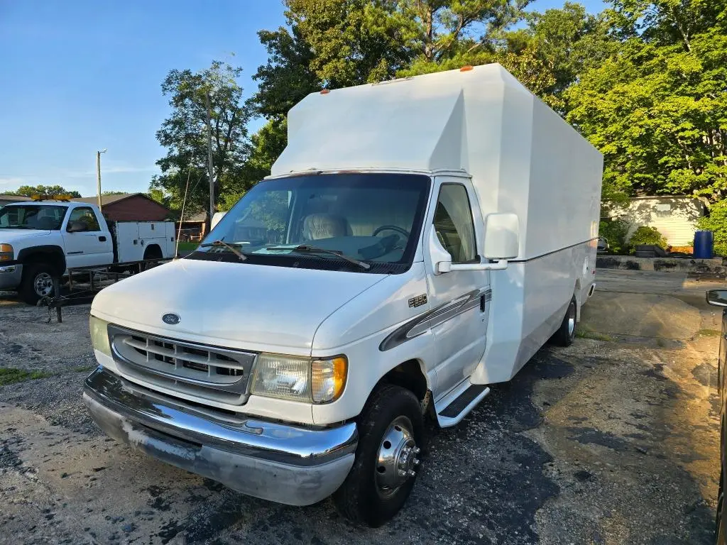 2001 Ford E-Series undefined photo 3