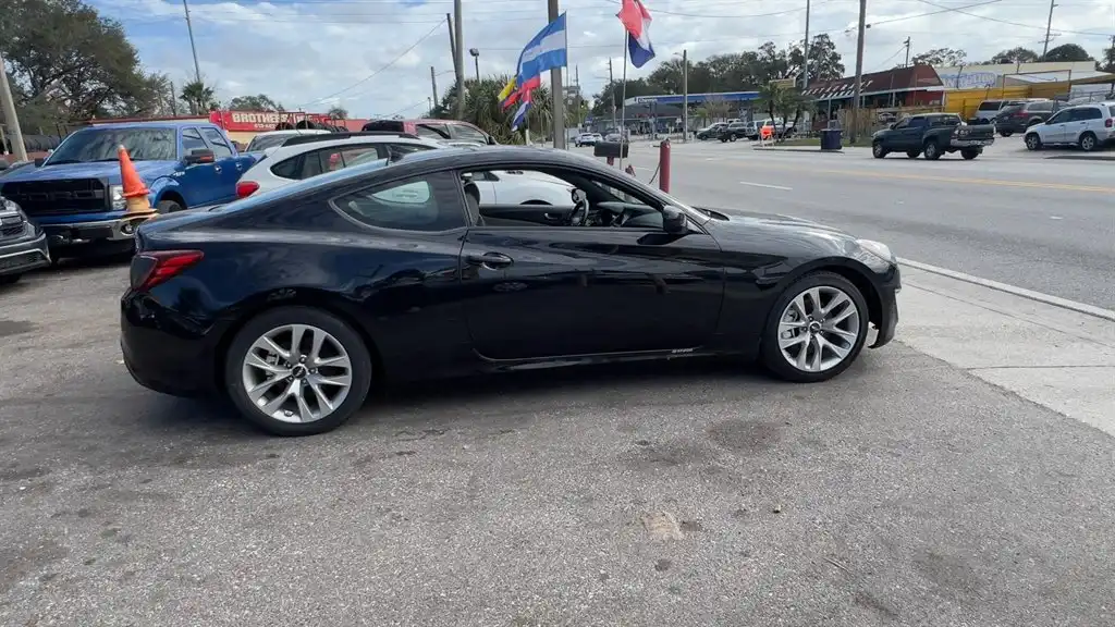 2013 Hyundai Genesis Coupe 2.0T Premium 8-Speed A/T's photo