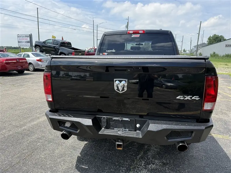 2012 RAM 1500 Express 4x4 Crew Cab photo 4
