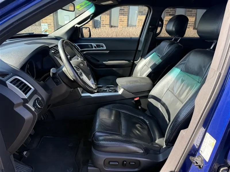 2013 Ford Explorer XLT 4x4 photo 5