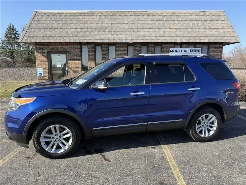 2013 Ford Explorer XLT 4x4 photo 1