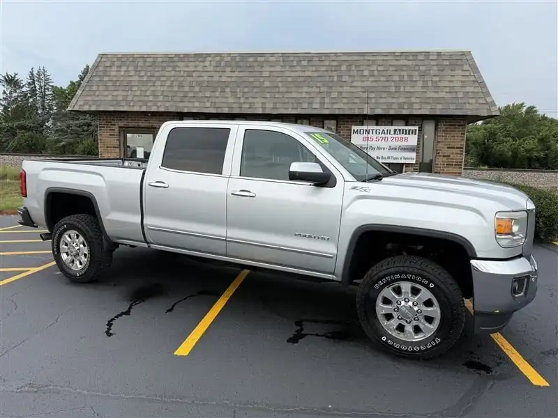2015 GMC Sierra 4WD Crew Cab Short Box SLT's photo