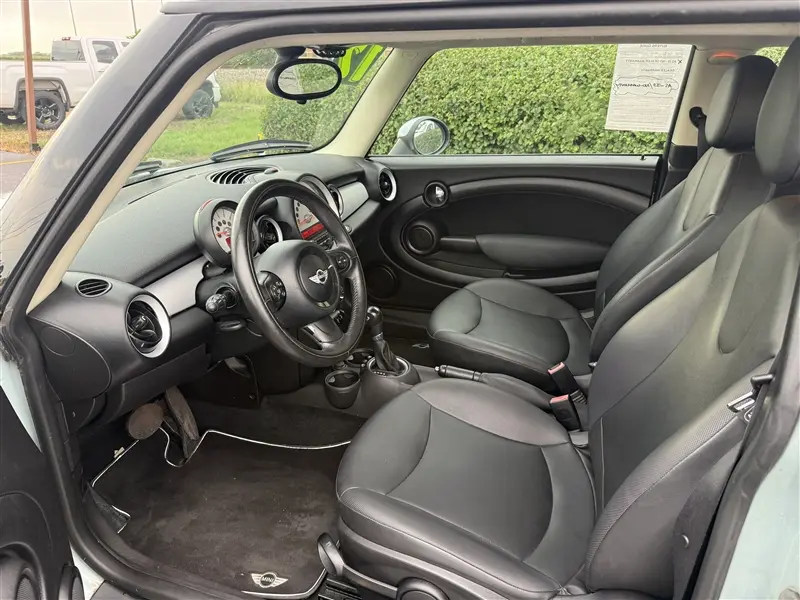 2012 MINI Cooper Base photo 5