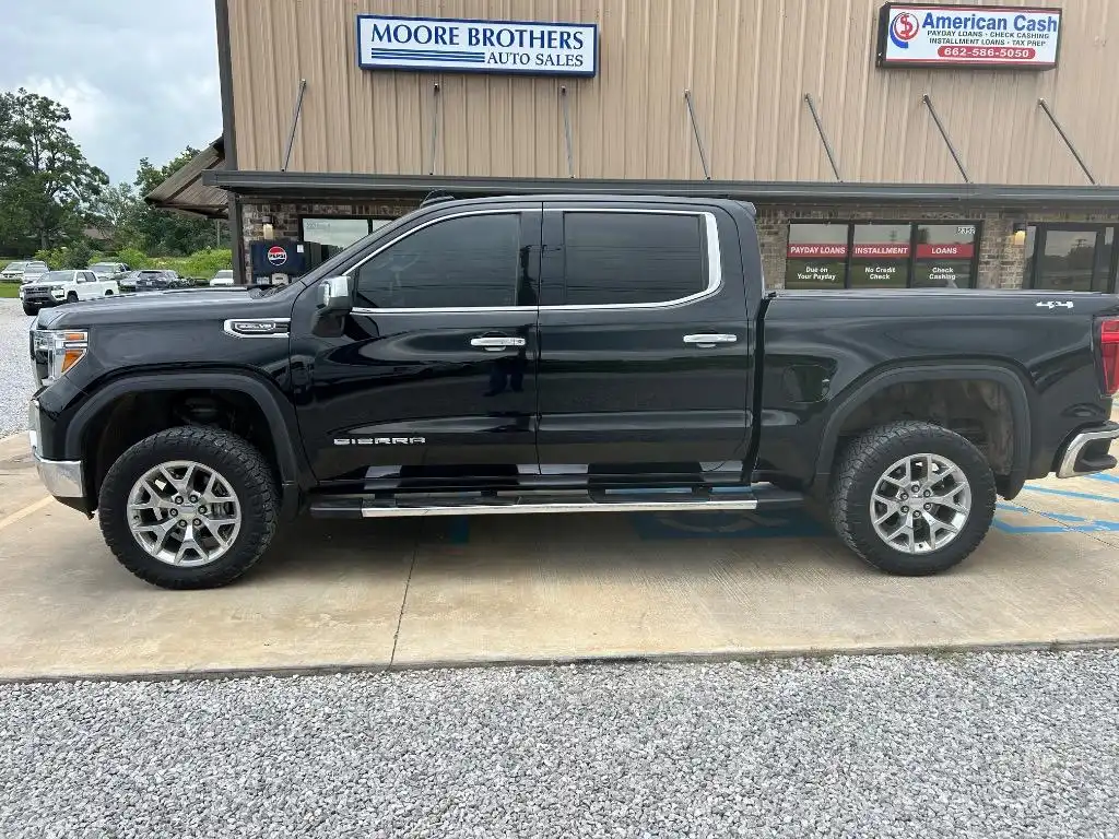 2020 GMC Sierra 4WD Crew Cab Short Box SLT's photo