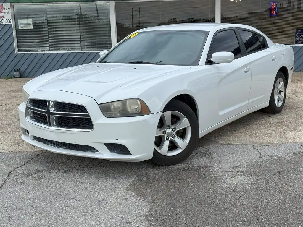 2014 Dodge Charger SE's photo