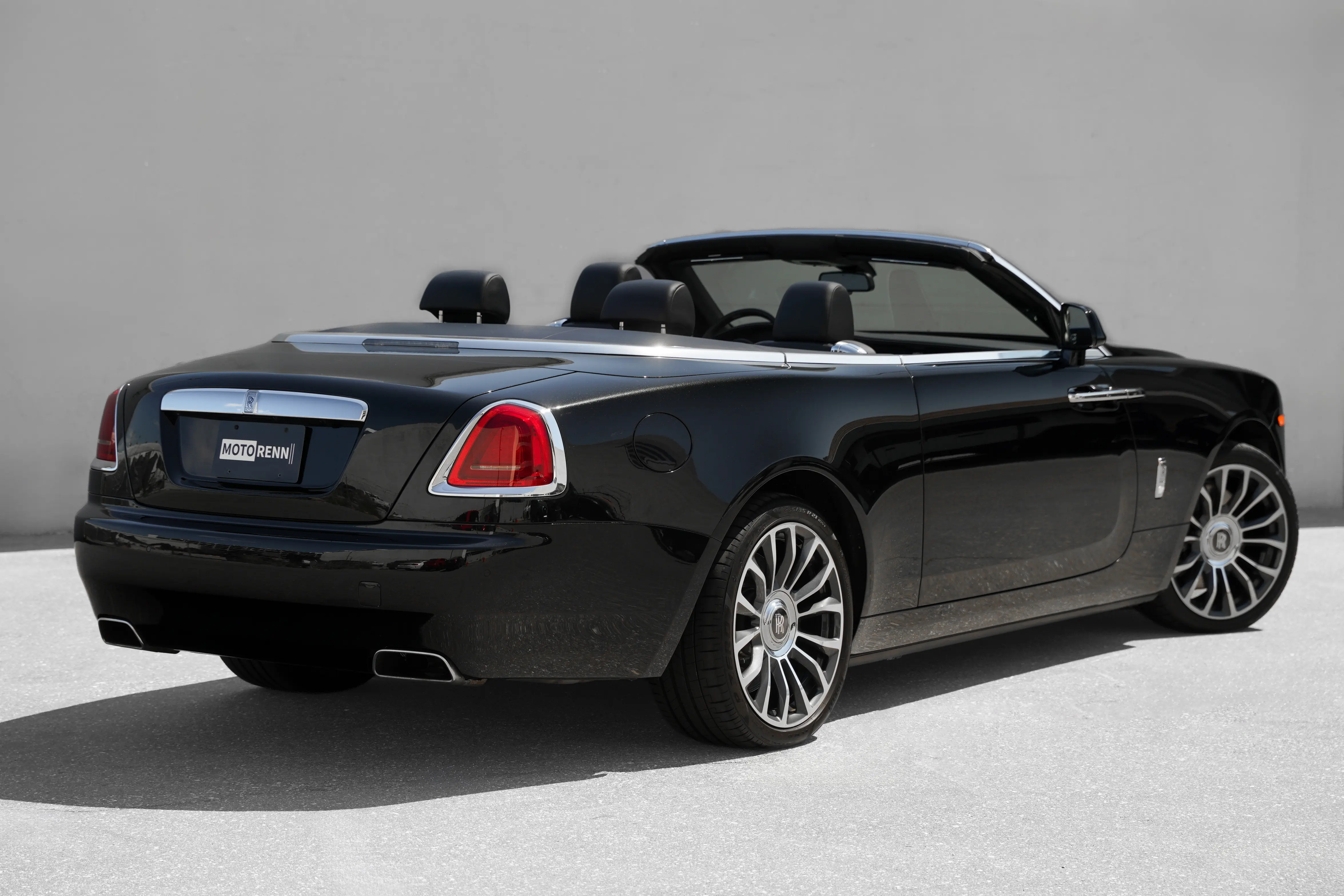 2019 Rolls-Royce Dawn Base photo 3