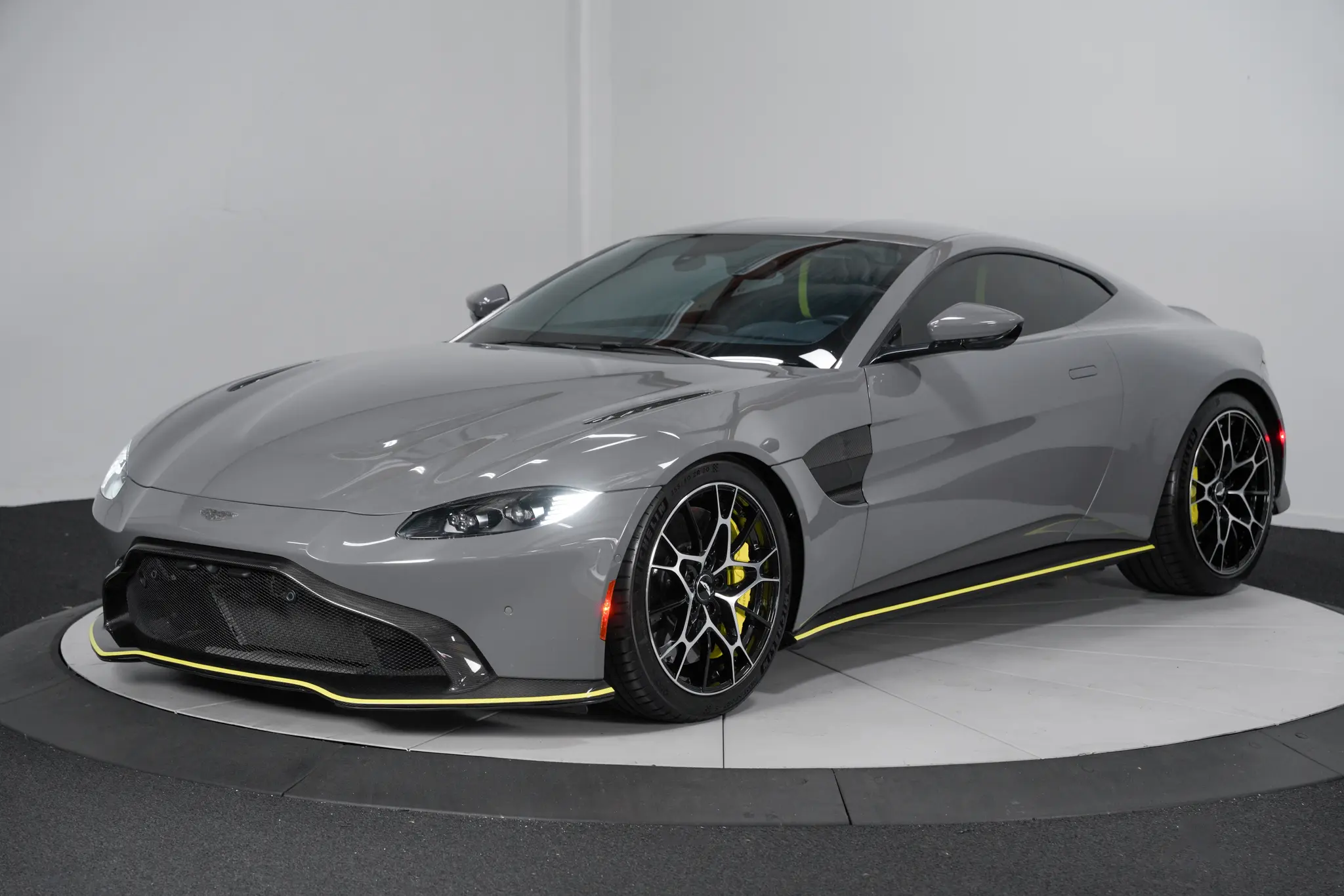 2020 Aston Martin Vantage 4.0 V8 AMR photo 4