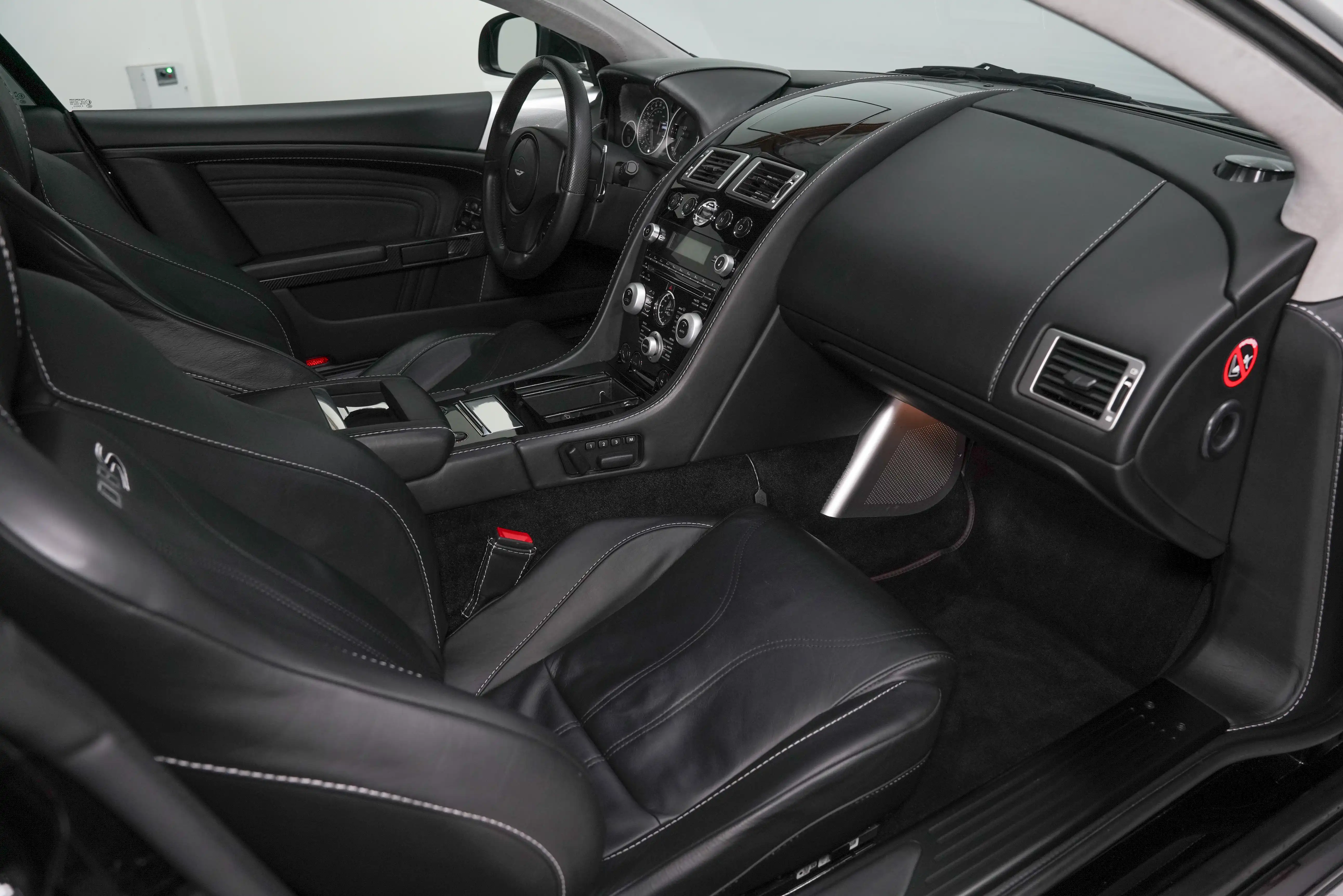 2010 Aston Martin DBS Coupe Touchtronic's photo