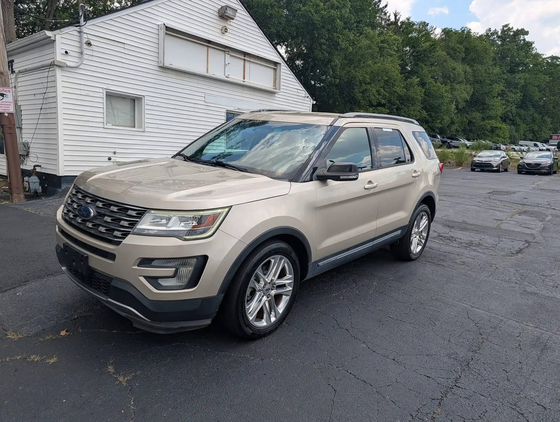 2017 Ford Explorer XLT FWD's photo