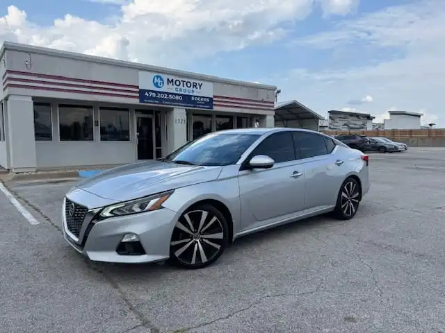 2020 Nissan Altima 2.5 Platinum's photo