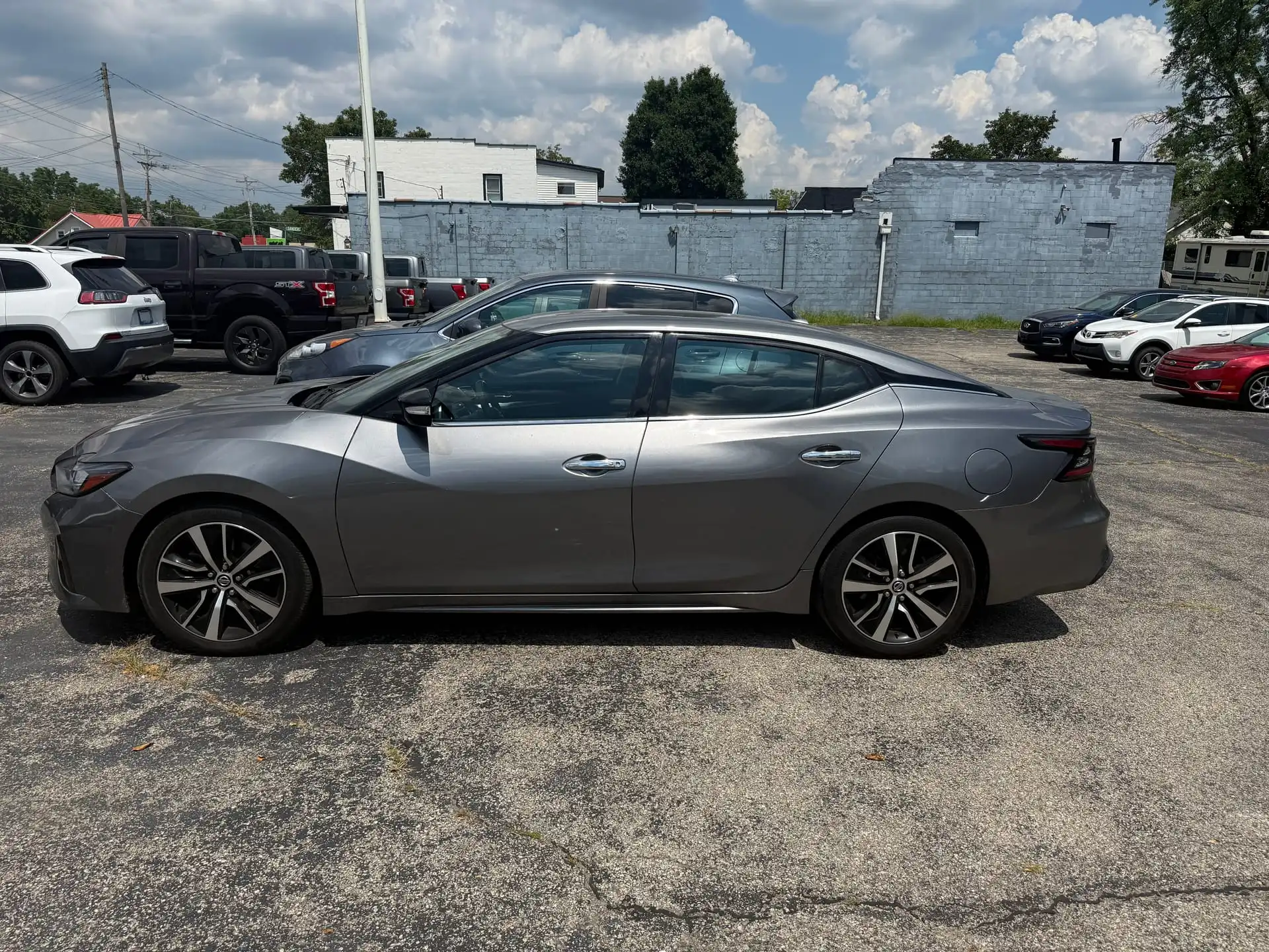 2021 Nissan Maxima SV's photo