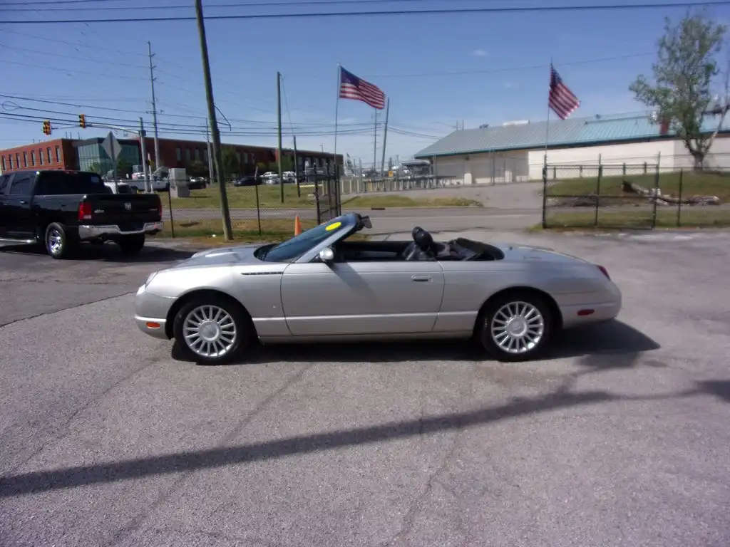 2004 Ford Thunderbird Deluxe's photo