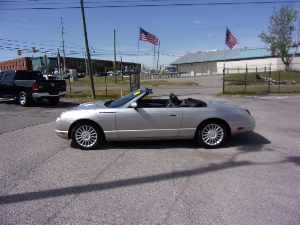 2004 Ford Thunderbird Deluxe's photo