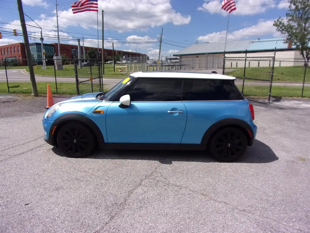 2015 MINI Cooper Base photo 1