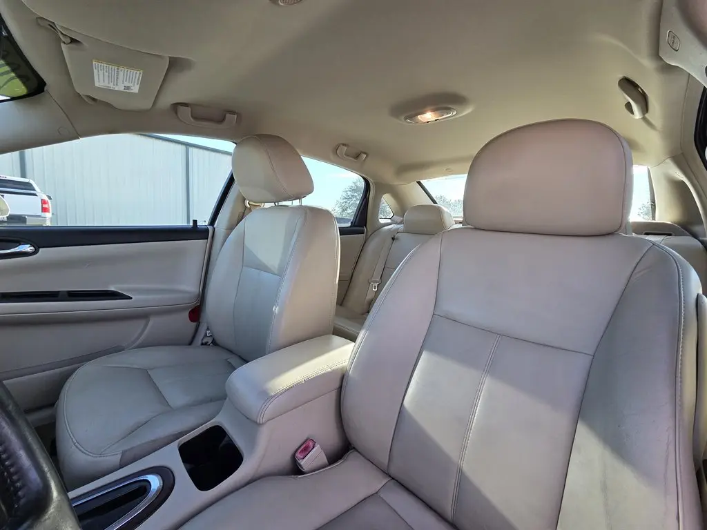 2009 Chevrolet Impala 2LT photo 5