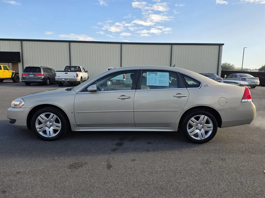 2009 Chevrolet Impala 2LT photo 3