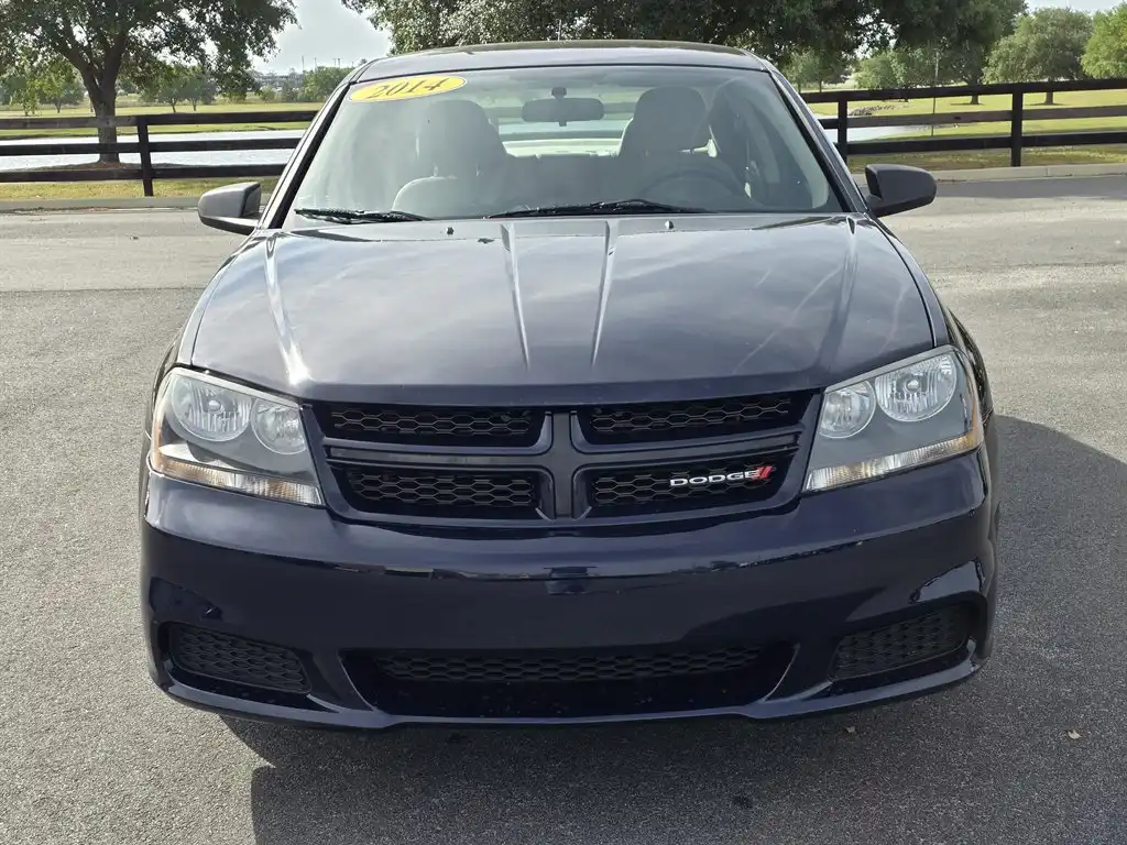 2014 Dodge Avenger SE's photo