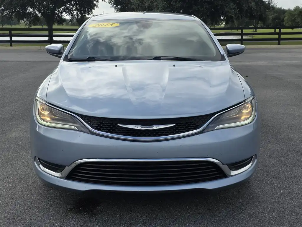 2015 Chrysler 200 Limited's photo